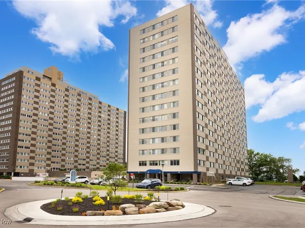 12520 Edgewater Dr APT 1005, Lakewood, OH 44107