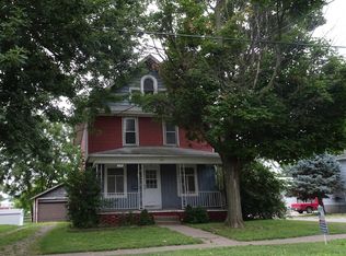 130 E 8th St N, Newton, IA 50208