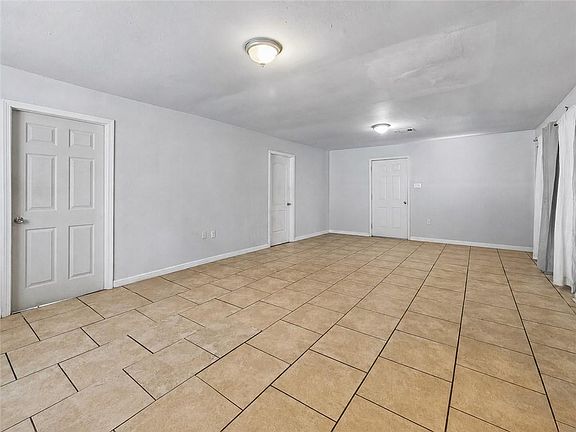 4th image of 507 Warrington Dr