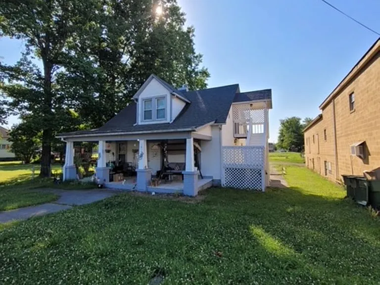 1411 E Harper Ave — Photo 1