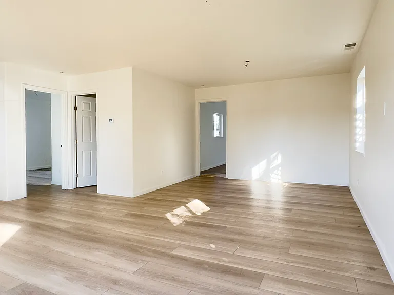 540 W Spain St — Photo 12