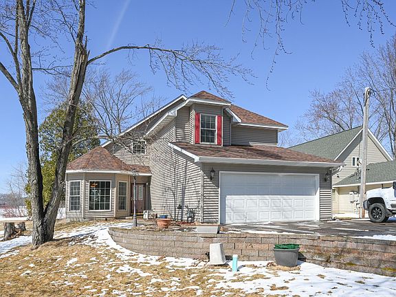 3rd image of 27180 Lakewood Dr NW