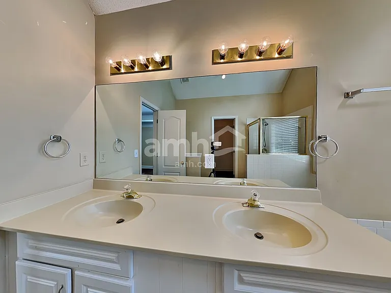 154 Acadian Dr — Photo 13