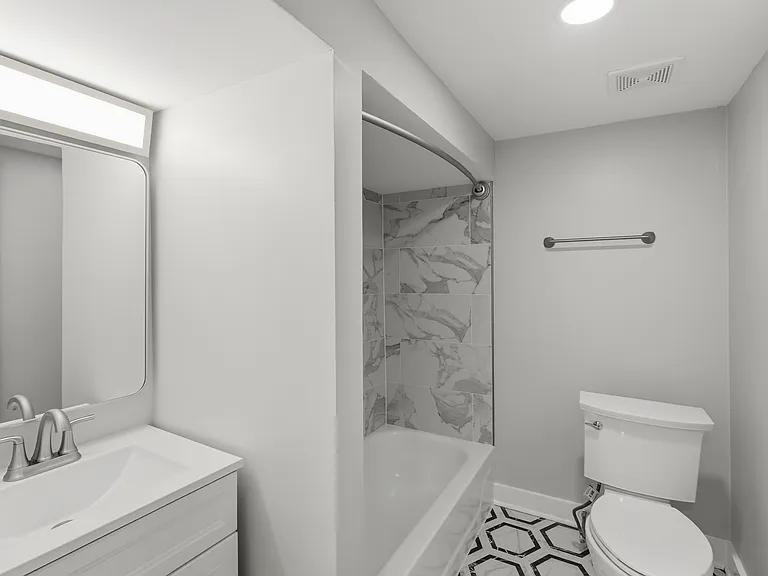 2388 Champlain St NW #3 — Photo 13