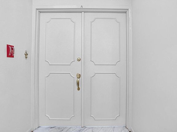 4th image of 2525 S Shore DRIVE #25A