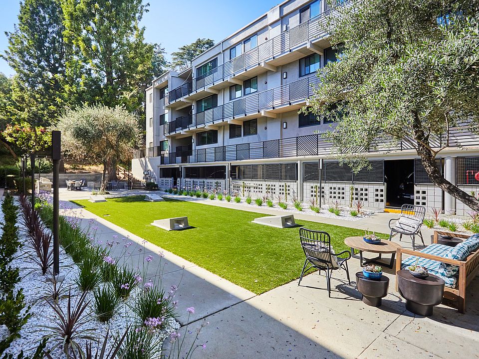 Outdoor Lounge
