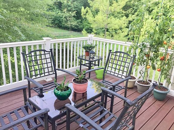 Deck made of Trex Vinyl