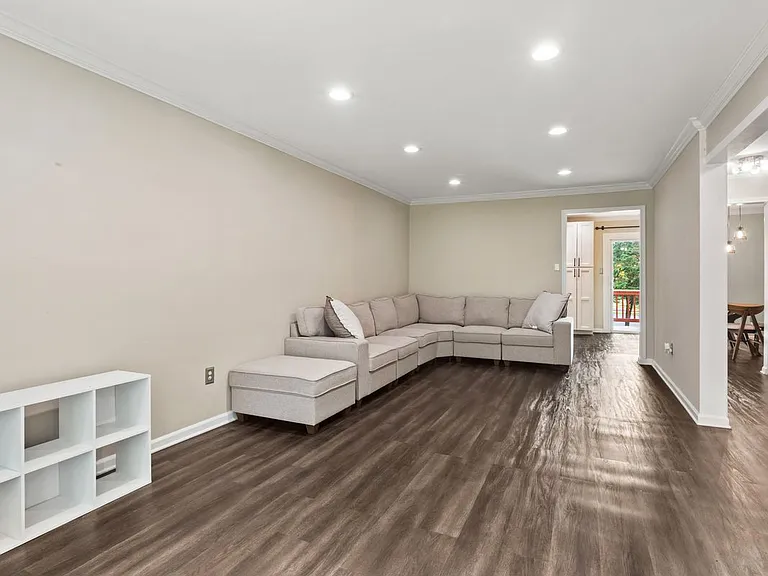 1488 Orleans Ct — Photo 4