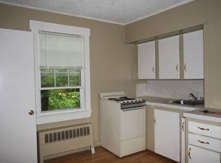 83 College Ave APT 2, Waterville, ME 04901