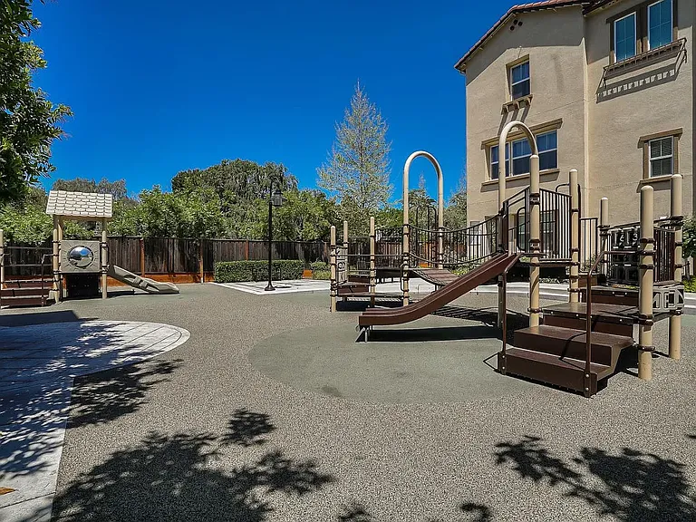 2618 Celadon Cir #4 — Photo 13