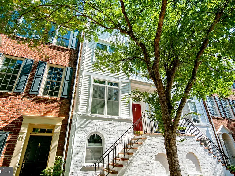 9 Franklin St — Photo 2