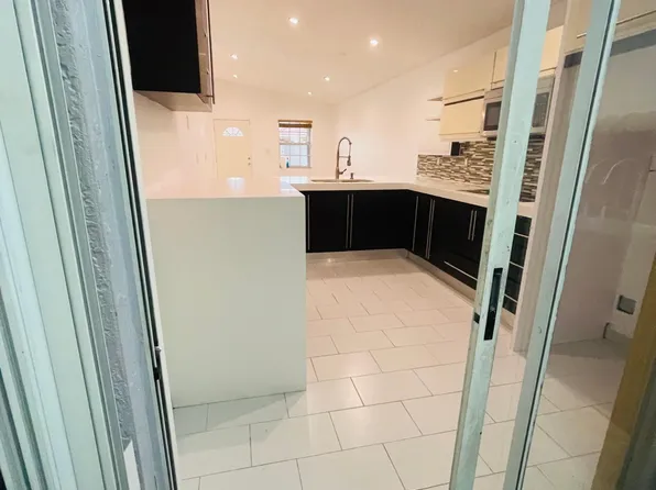 2233 W 74th Ter, Hialeah, FL 33016