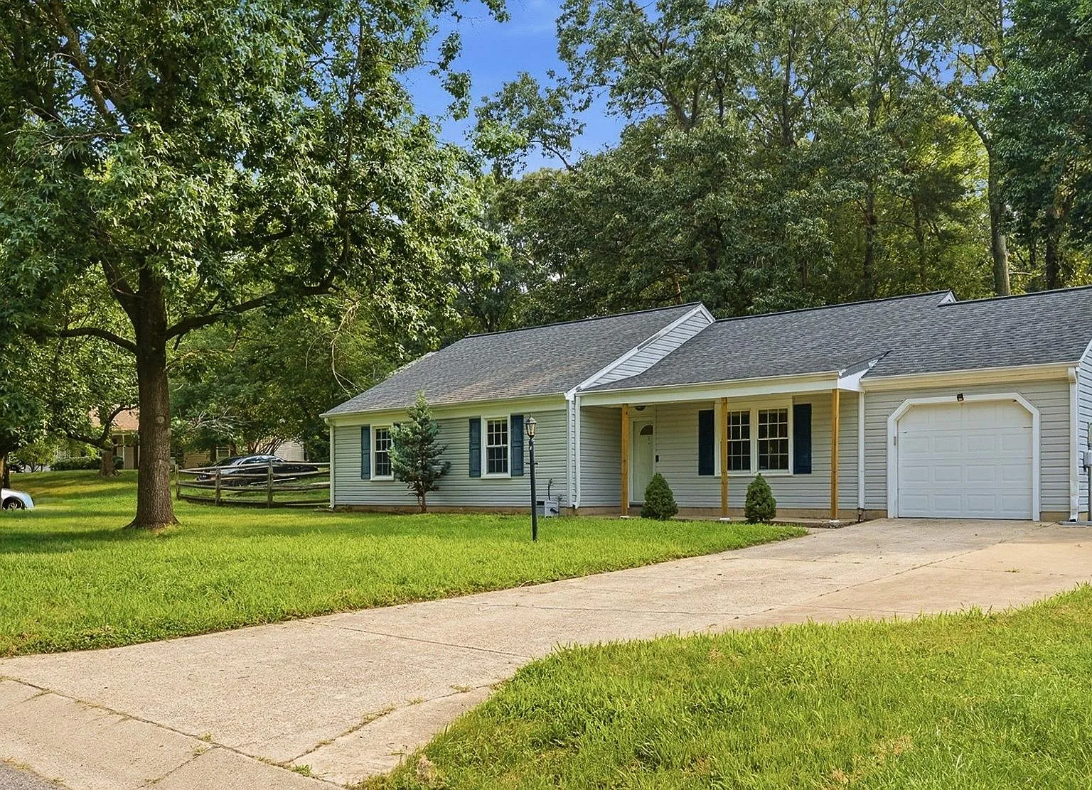 3 bed, 2.0 bath, 1572 sqft, $2,800 — Photo 3