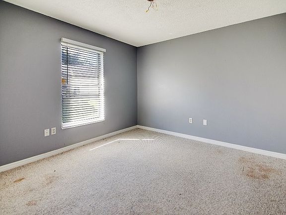4th image of 7538 38th St Cir E