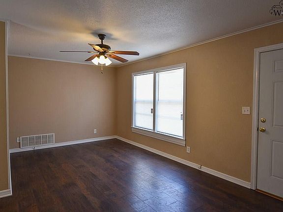 3rd image of 2933 Blankenship St