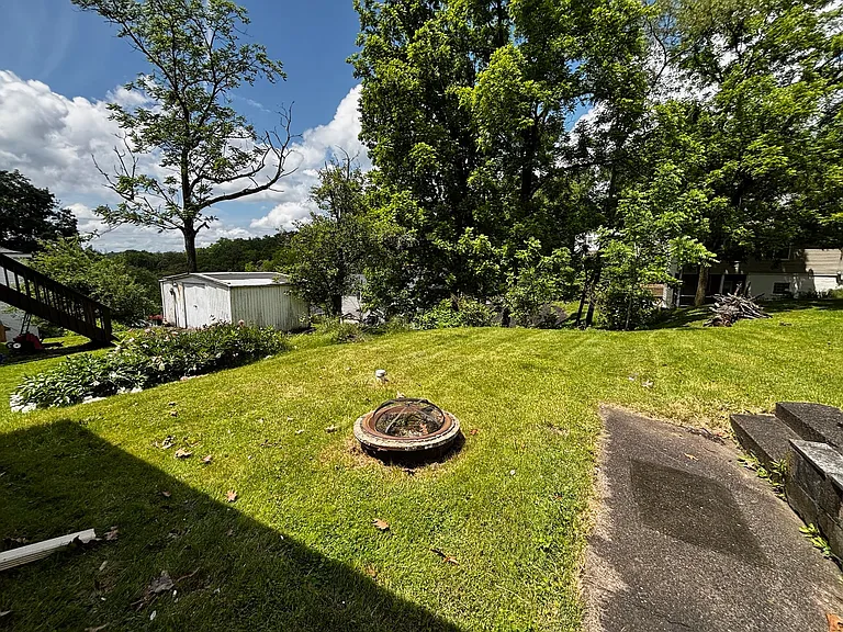 553 Foundry St — Photo 2