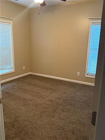 324 Fountains Park Blvd — Photo 18