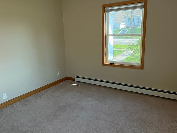 4th image of 222 Park Pl W APT 2