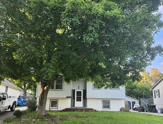 3rd image of 1105 Bundy St