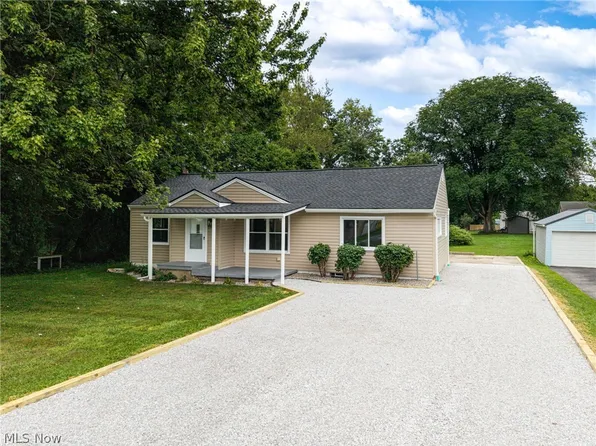 2981 Cormany Rd, Akron, OH 44319