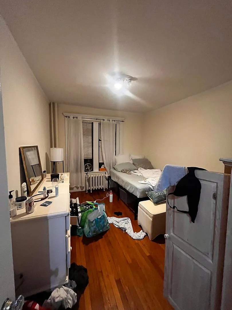 3 Bed / 1 Bath Fenway Apartment w/ In-Unit Laundry H/HW Included — Photo 2