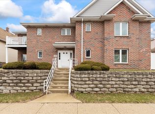 1455 S 70th St APT 101, West Allis, WI 53214
