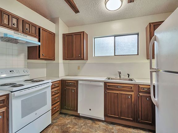 4th image of 2354 W Armour St