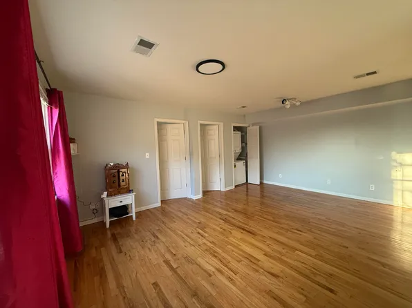 801 Grand Avenue image 2 of 15