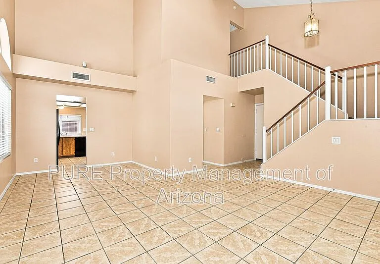 1151 N Cambridge St — Photo 3
