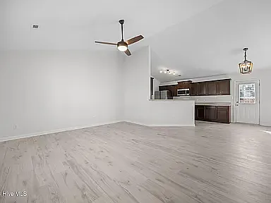 702 Buster Ct — Photo 4