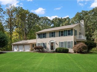 24 Connors Farm Dr, Smithfield, RI 02917