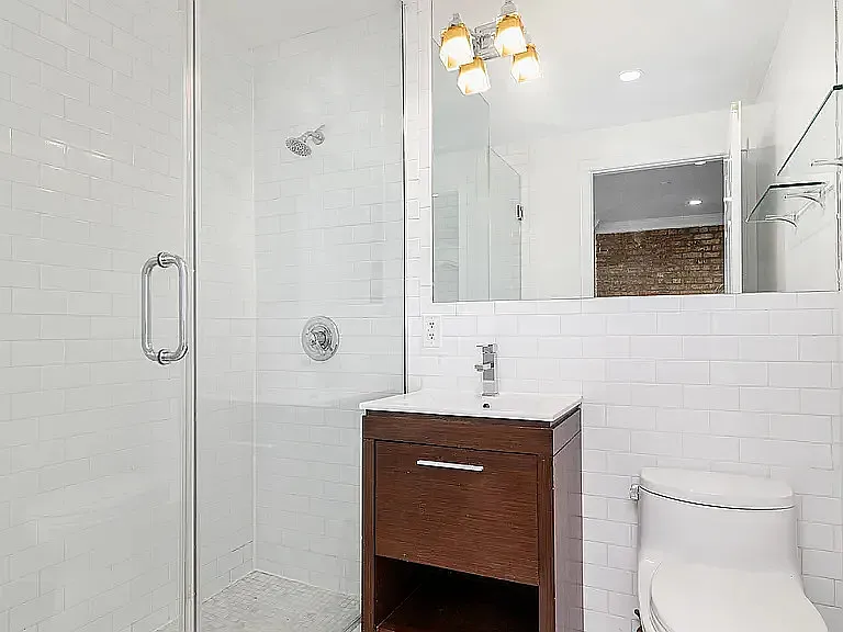 315 E 10th St #1F — Photo 7