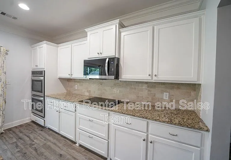 425 Wicklow Dr — Photo 8