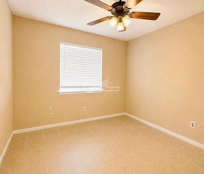 901 Kelso Dr — Photo 12
