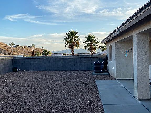 5th image of 2878 Desert Greens Dr