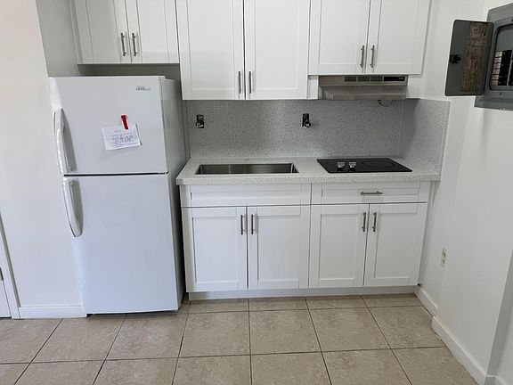 4th image of 801 W 2nd Ave #2