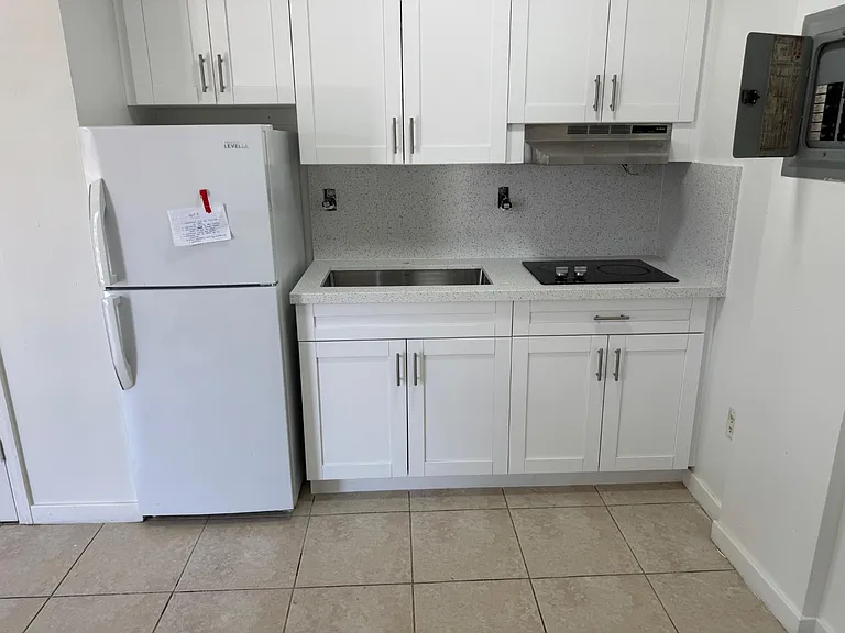 801 W 2nd Ave #2 — Photo 4
