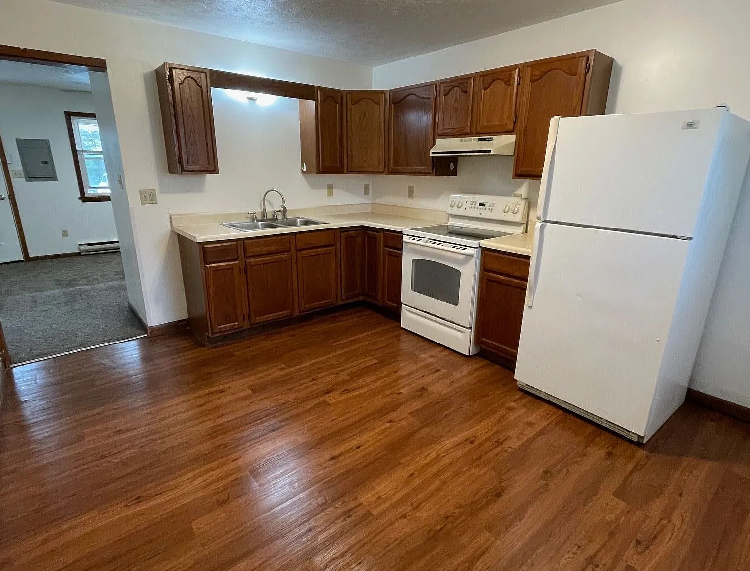 2 bed, 1.0 bath, 750 sqft, $900 — Photo 1