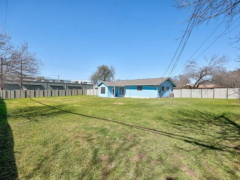 801 Salem Ln — Photo 25