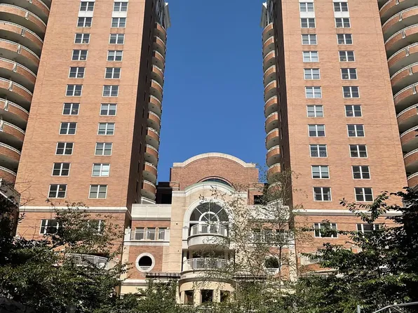 900 N Taylor St APT 1812, Arlington, VA 22203