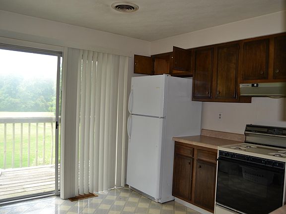 2nd image of 2211 S Daycor Dr