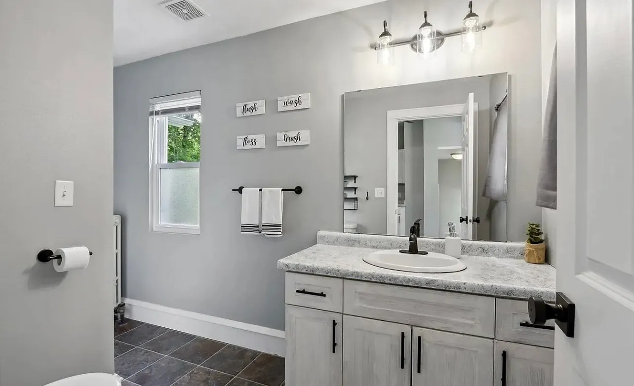 448 W College Ave — Photo 2
