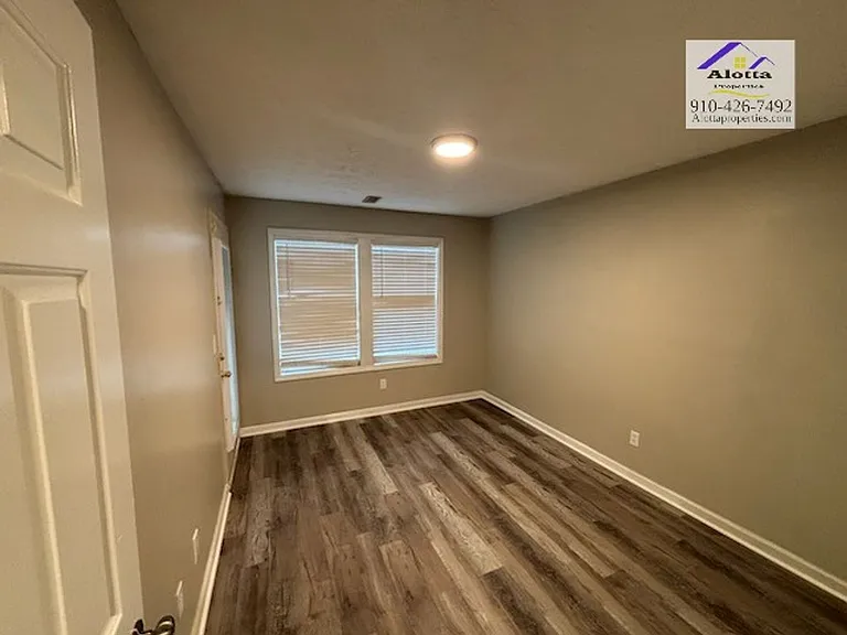 1002 Brookhollow Dr #5 — Photo 11