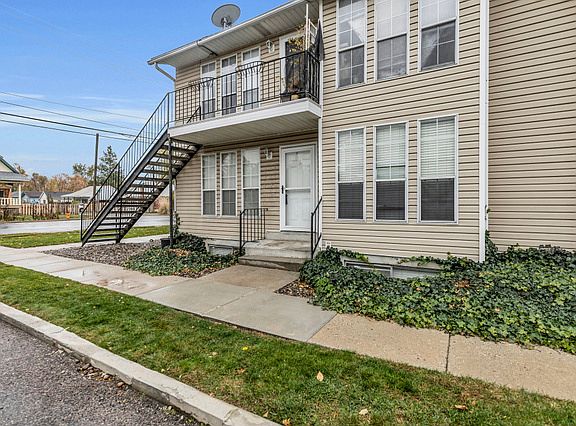 3rd image of 1850 S 300 E APT 3