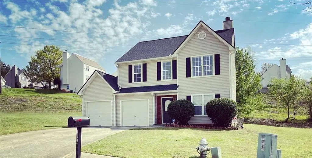 1007 Yellow River Dr — Photo 1