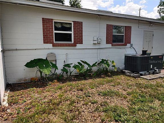 3rd image of 2188 Colonial Ave