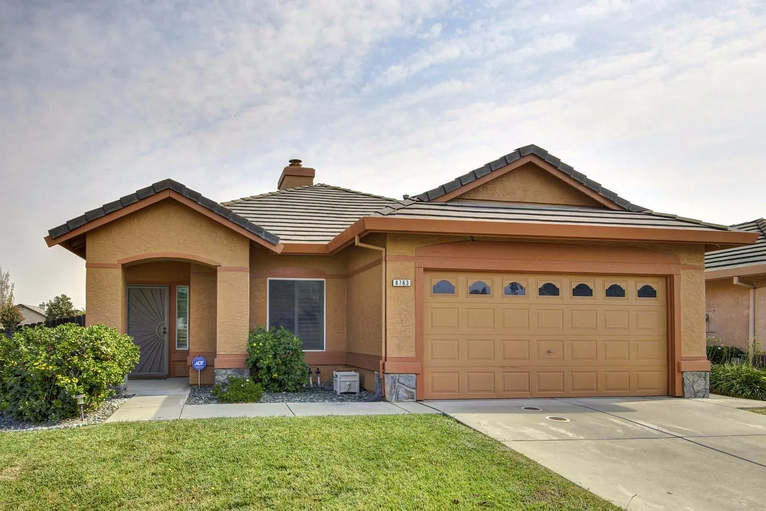 8763 Summer Pointe Dr photo 1