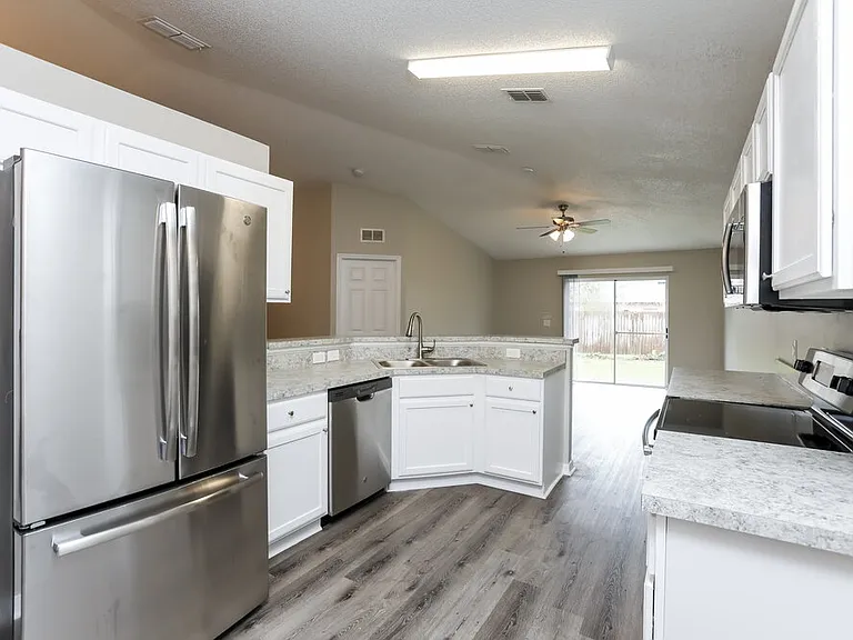 3536 Stonefield Dr — Photo 5