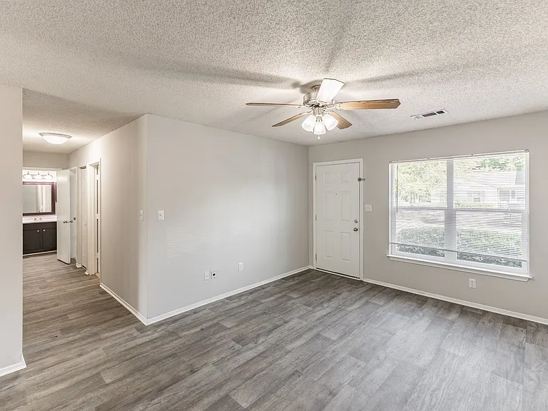 Madison Pines — Photo 31