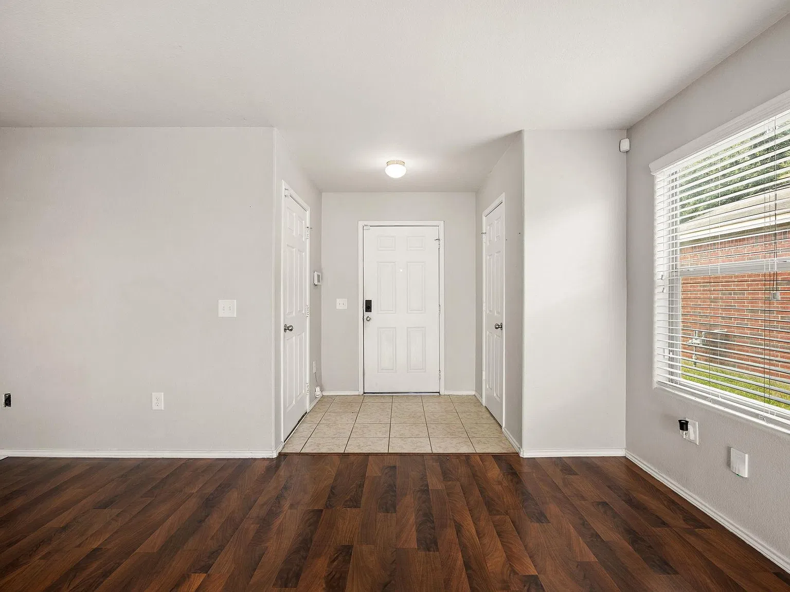 3 bed, 2.5 bath, 1920 sqft, $2,200 — Photo 4